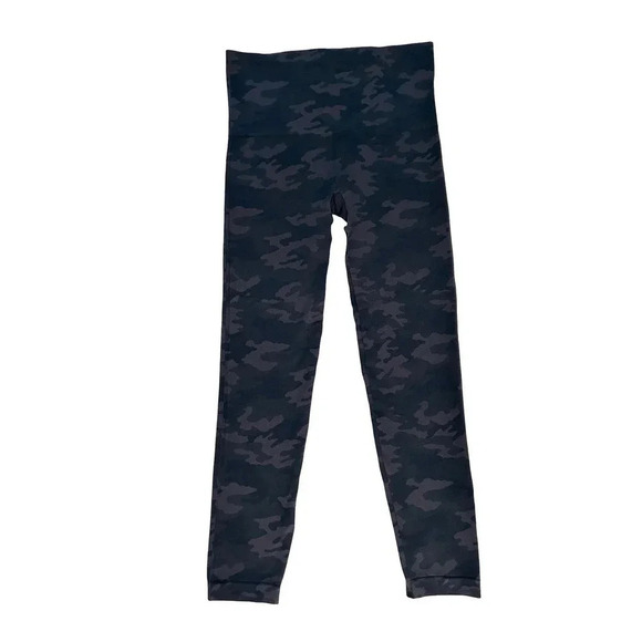 Spanx women’s “Look At Me Now” dark Camo print leggings size large - Picture 1 of 5